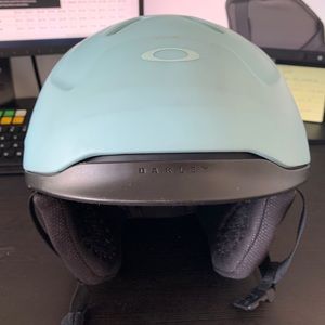Oakley Mod3 ski helmet